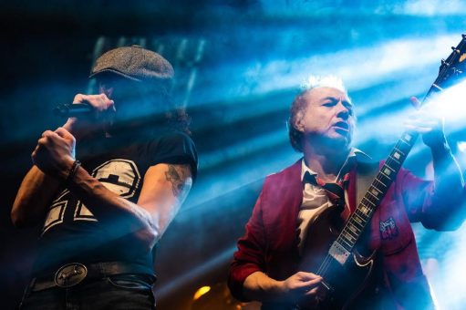 „Wunderland Rock Legends“ rollen wie eine Feuerwalze über die Bühne (Unterhaltung / Freizeit | Kalkar)